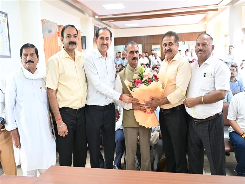 राज्य सरकार प्रदेश के संतुलित एवं समावेशी विकास के लिए प्रतिबद्ध: मुख्यमंत्री दून क्षेत्र के प्रतिनिधिमंडल ने मुख्यमंत्री से की भेंट