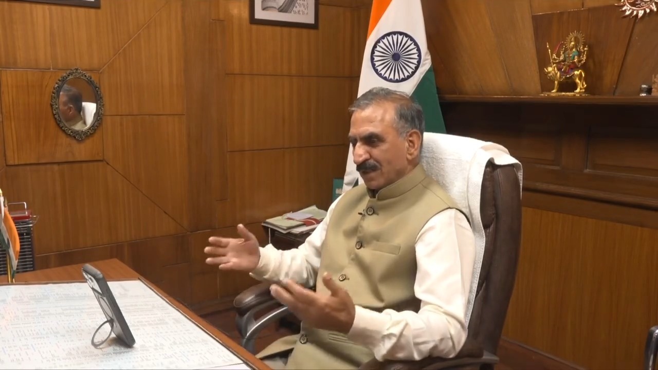 मुख्यमंत्री ने कजाकिस्तान एक्सपोजर विजिट पर गए आईटीआई विद्यार्थियों से बातचीत की
