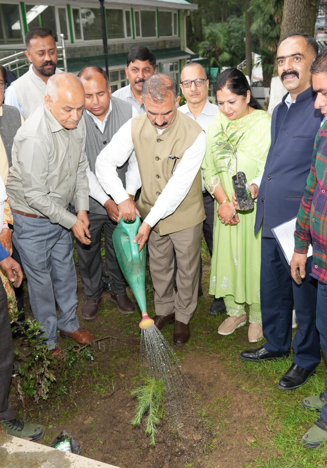 ‘ग्रीन शिमला, अवर शिमला’ अभियान का शुभारंभ, मुख्यमंत्री सुक्खू ने किया पौधरोपण