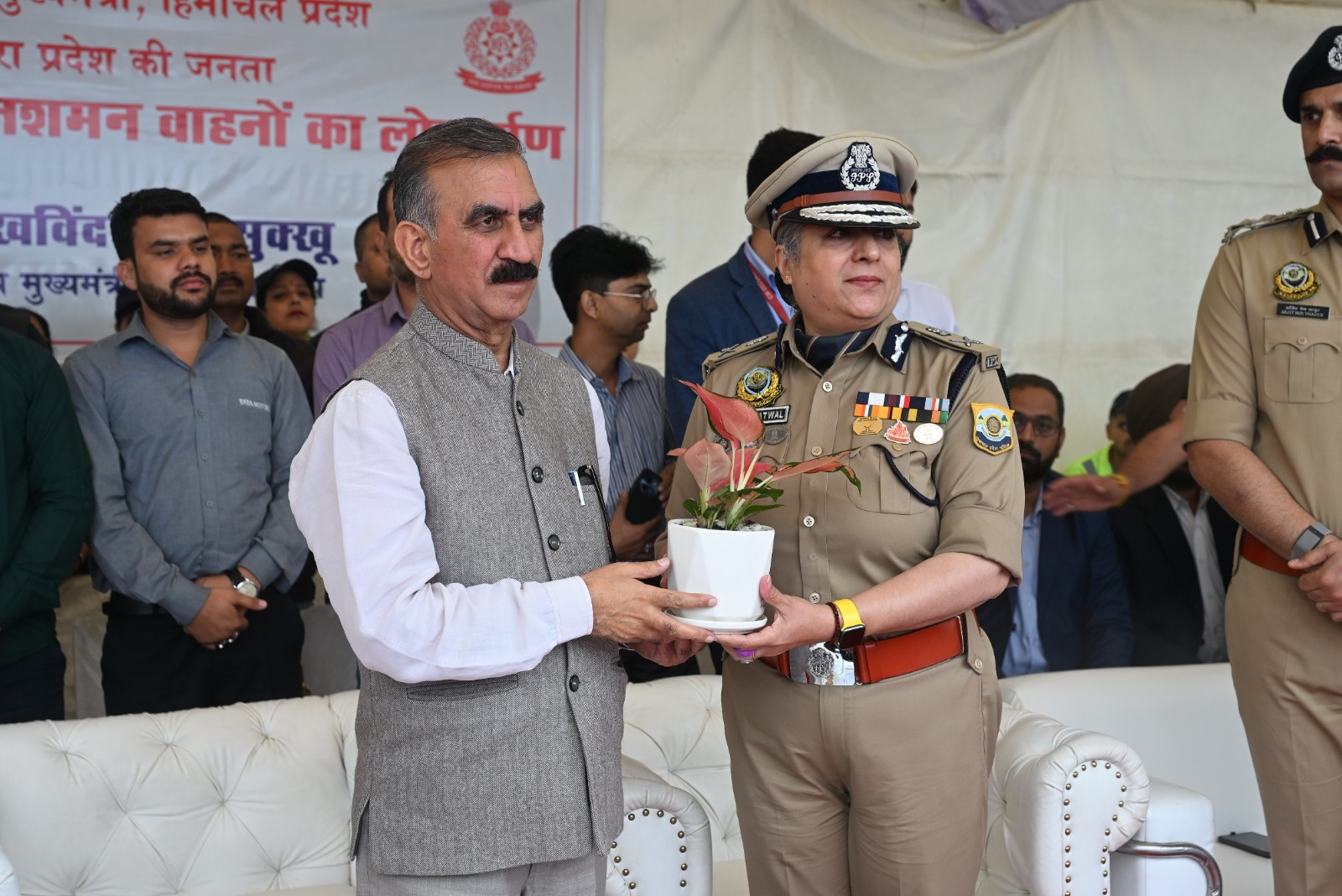 हिमाचल को मिली मजबूत अग्निशमन ताकत, CM सुक्खू ने 46 नए त्वरित प्रतिक्रिया वाहनों को दिखाई हरी झंडी